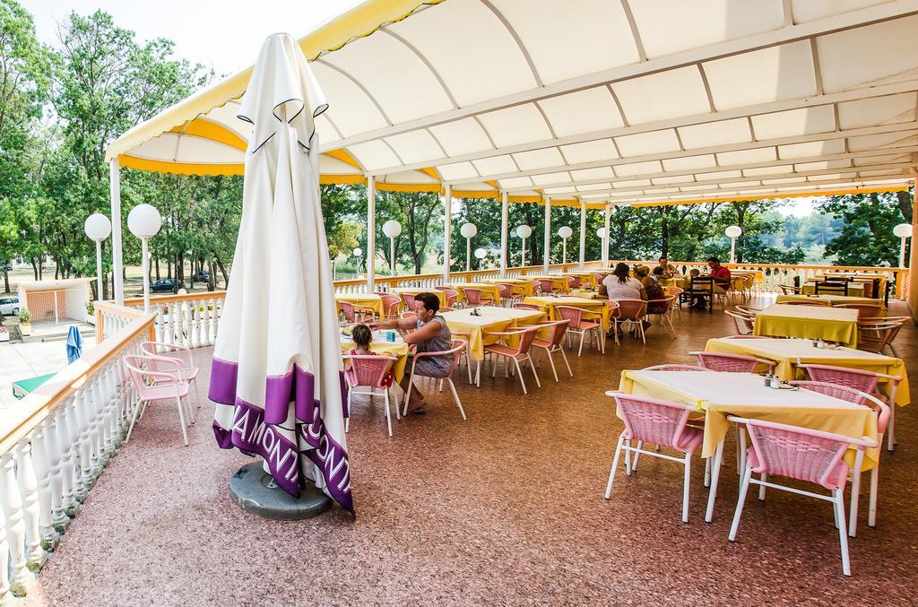 Готель Htp Velika Plaza Улцинь Номер фото